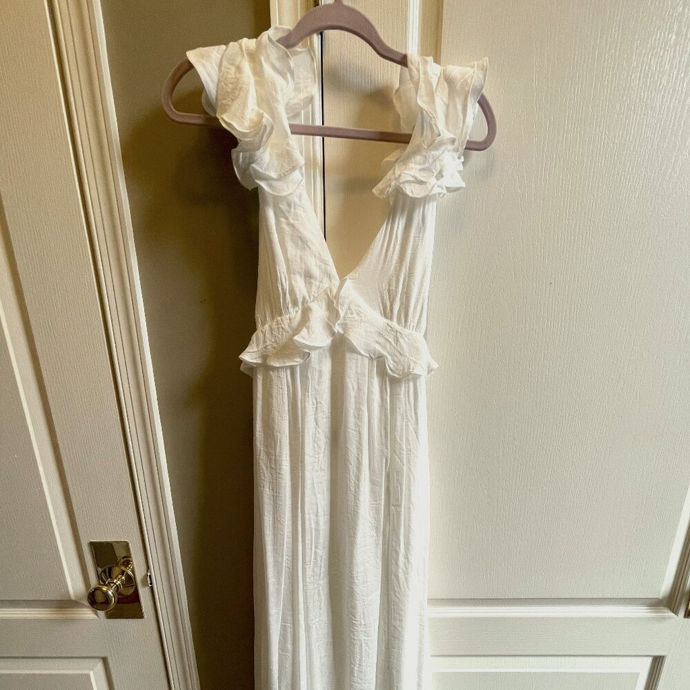 Aakaa White Ruffle Maxi Dress NWT Size Small